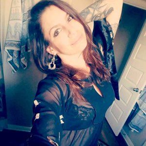 Meet your Posher, Alicia